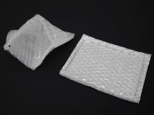 製袋加工することで、壊れやすい先端部も守ります。