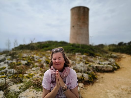 Inoha unterwegs an spirituellen Orten mit Ambra