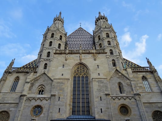 die Heidentürme über dem Riesentor