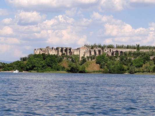 Ruine - die Grotten des Catull