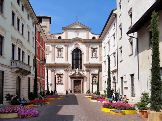 Kirche San Francesco Saverio