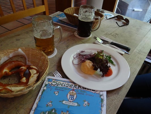 Obatzter, Brezel und Bier - das mußte sein