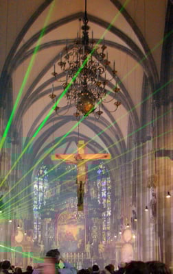 Lasershow während einer "Langen Nacht der Kirchen"
