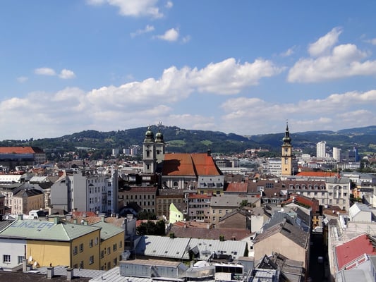Blick auf Linz vom OÖ.-Turm aus (bis zur vorletzten Etage bin ich gegangen)