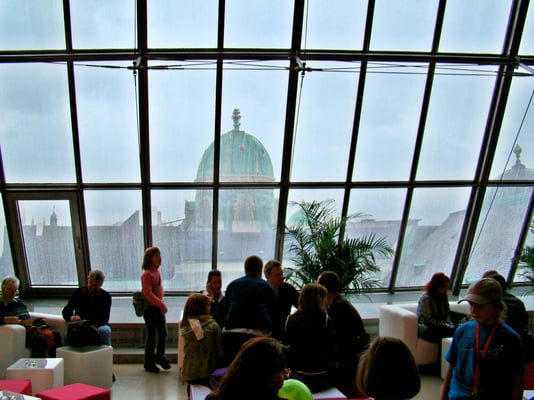 im Dachfoyer mit Blick auf die Michaelerkuppel