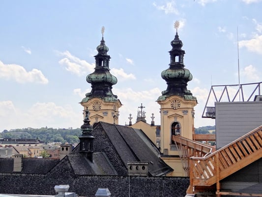 Ursulinenkirche mit dem Steg in den Glockenturm