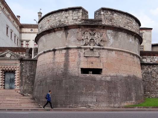 Rondell neben dem Tor 'Porta San Vigilio'