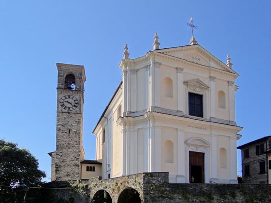 Pfarrkirche S. Nicola gegenüber dem Vittoriale