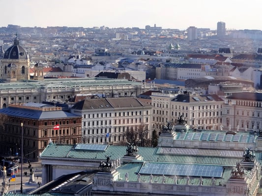 das Dach des Parlaments