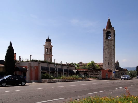 Glockenturm der Kirche San Severo