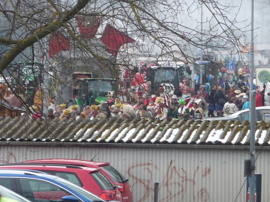 von weit her scheinen sie lammfromm....