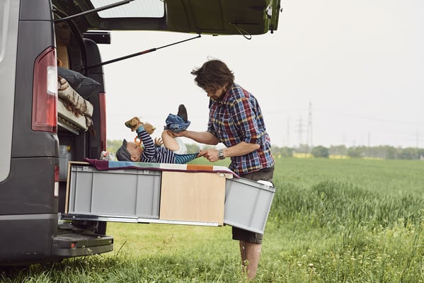 Renault Trafic Kompanja Heckauszug des Campingbus ist vielseitig nutzbar.