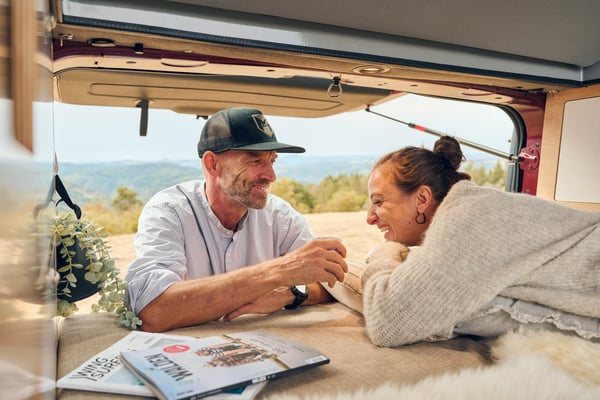 Renault Trafic Kompanja Bett unten ausreichend Platz für zwei Personen.
