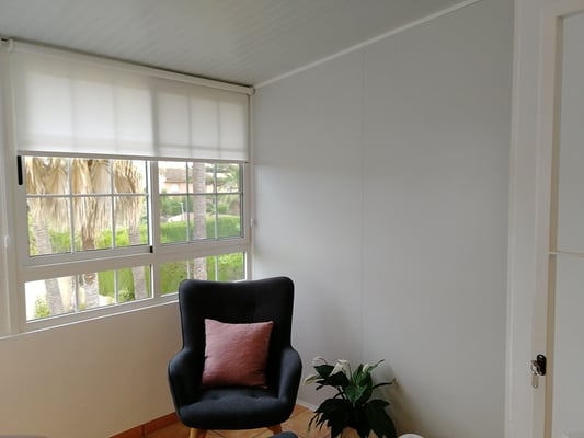 Cerramiento de aluminio, detalle lateral derecho.