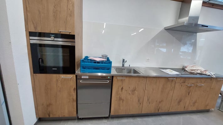 gemmet handels ag, gemmet expert blog, küchenbau, küchenplanung, oberwallis, wallis, waadt, waadtland, einbauküchen, massgeschneidert, take away, bistro, büro, schule, mehrzweckhalle, kita, kindertagesstätte, chalet, luxuschalet, privatküche