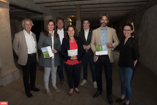 PRÄSENTATION DER FESTSCHRIFT c NÖN