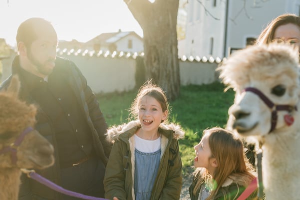 Ein Moment voller Lachen und Nähe