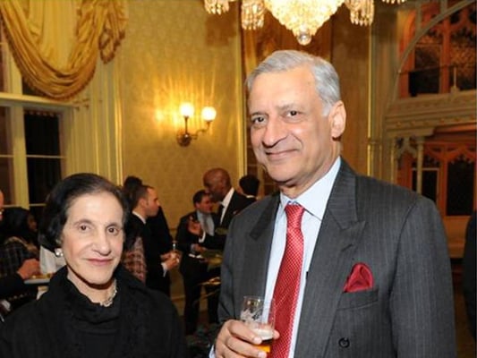 Her Excellency, Prof Marie Bashir welcomes the Secretary-General, Mr Kamalesh Sharma to Sydney