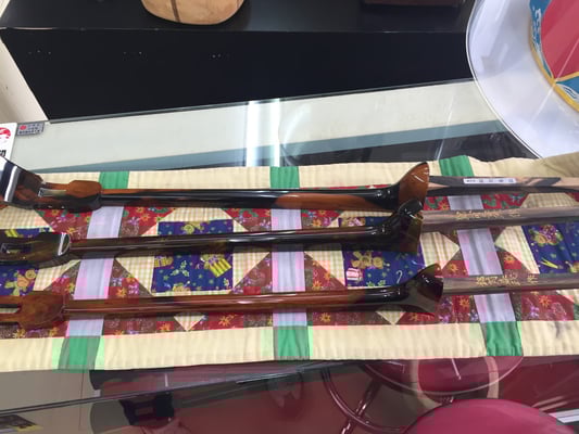 合計10本ほど銘苅氏作の棹がある