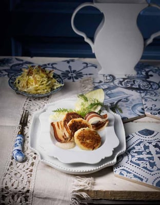 FALSTAFF BOOKAZINE STILLE NACHT FOTO: KONRAD LIMBECK