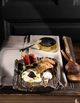 FALSTAFF BOOKAZINE STILLE NACHT FOTO: KONRAD LIMBECK