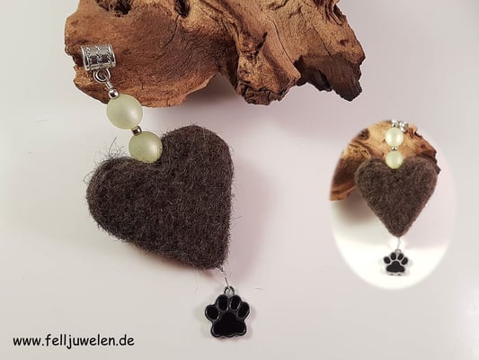 H7: Fellherz mit zwei Polarisperlen und einer Öse. Preis: 37 Euro