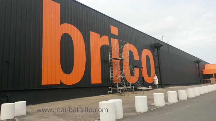 Lettres peintes en acrylique texte de 15,70m x 5,40m