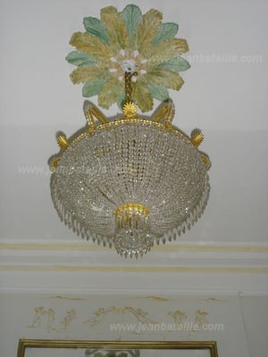 Plafond et rosace peints et rosace décorée en glacis