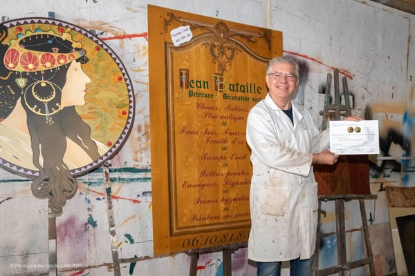 Jean Bataille reçoit la Médaille d'or de la reconnaissance artisanale