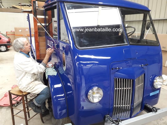 reproduction de marque sur vieux camion