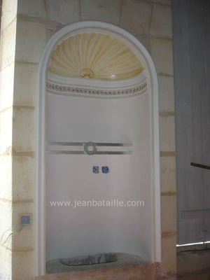 Niche peinte et décorée en glacis