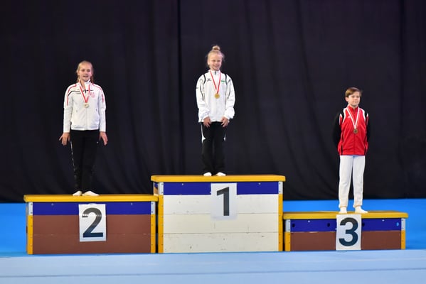 U13 Mixte: Nolwenn Borloz, Laura Mermod et Luc Peruzzi