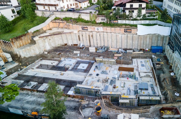 Bohrpfahlwand, Aussteifung