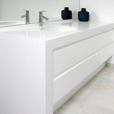 Bathroom vanity in acrylic stone / fabricator: Gforma