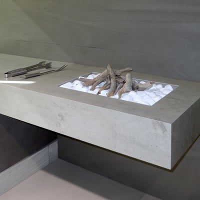 Outdoor barbecue, flooring and wall in Neolith sintered stone
