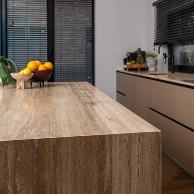 Virtuvės sala iš travertino Silver / gamintojas - Akmeninis