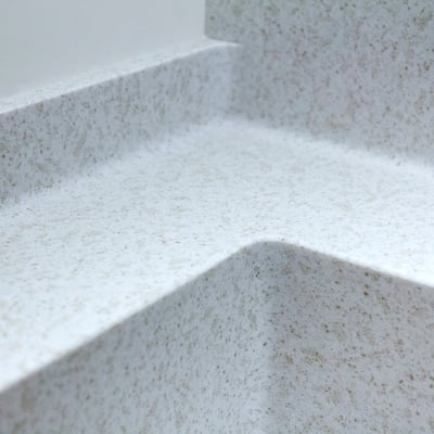 Lieto stalviršio kraštas su borteliu, sienele ir plautuvės kampu / gamintojas: Gforma