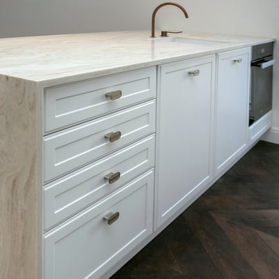 Virtuvės salos lietas stalviršis ir šonas sujungiami be žymių ir tarpų / gamintojas: Gforma