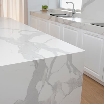 Kitchen worktop, splashback and island in Laminam 
