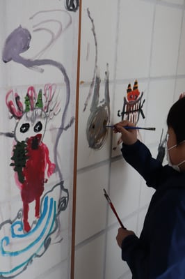 障子に穴をあけてみる