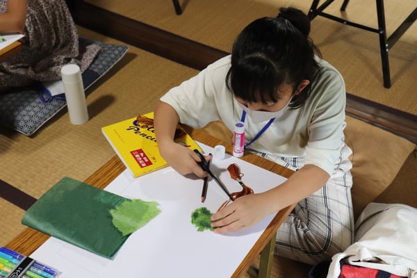 ポスターを描こう（いろいろな素材を使って）