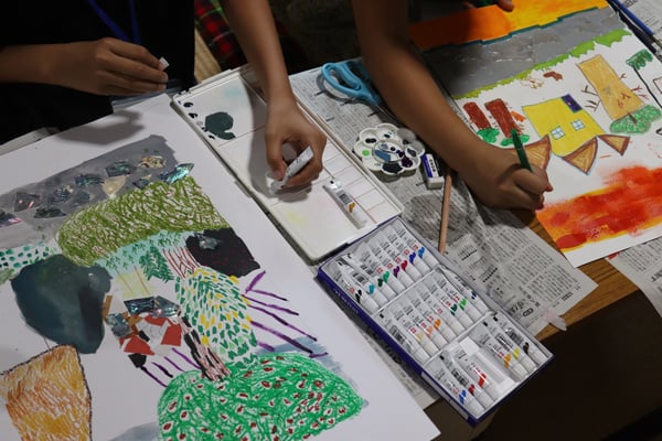 ポスターを描こう（にぎやかに彩る）