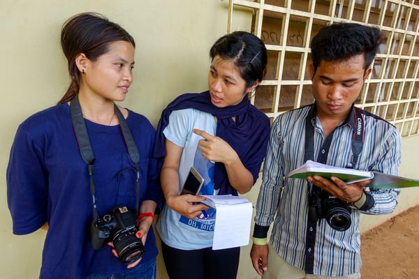 Working with Young reporters for Plan International Belgium, Phayl, ChongMoy and Chanral, Cambodia © François Struzik - simply human 2017