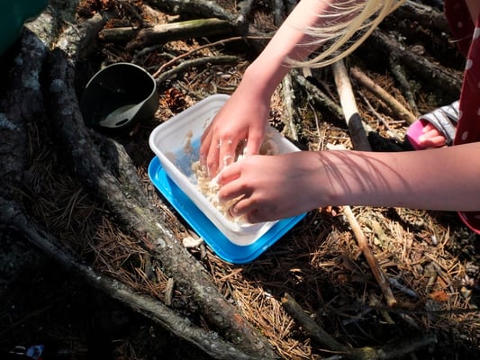 Baking bread - Dalsland - Sweden - © François Struzik - simply human 2014
