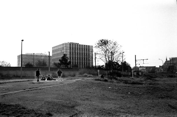Crossing border illegally - Calais - France © François Struzik - simply human 2011