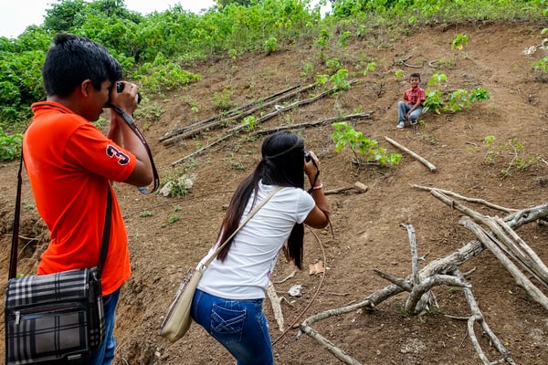 Working with Young reporters for Plan International Belgium, Nathaly and Nestor, Ecuador © François Struzik - simply human 2017