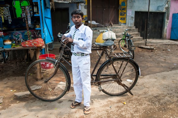 Cycling in Bihar - India  © François Struzik - simply human 2016