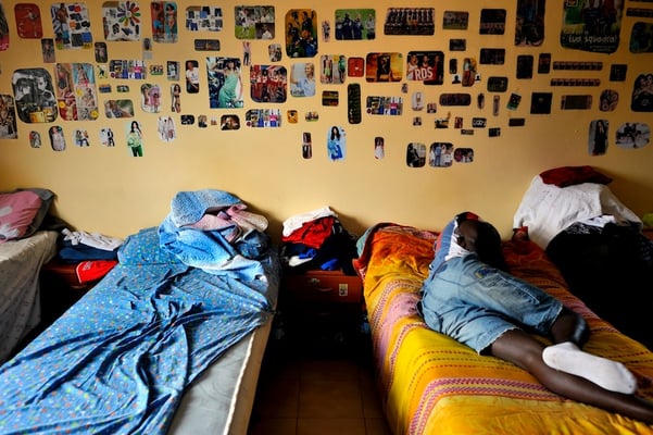 Minor migrants crossing the mediterranean sea: migration to Sicily - Italy © François Struzik - simply human 2014