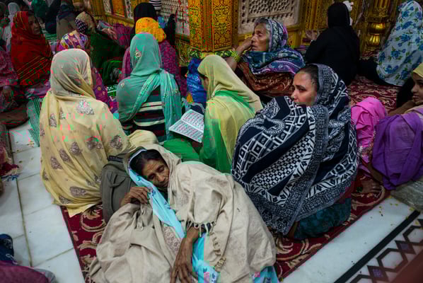 Nizzamudin Aulya - Delhi India - © François Struzik - simply human 2015