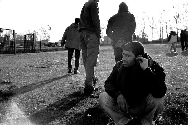 Crossing border illegally - Calais - France © François Struzik - simply human 2011
